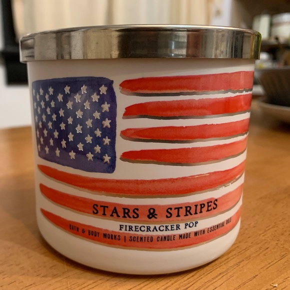 Bath and Body Works 3 wick candle - Picture 1 of 4